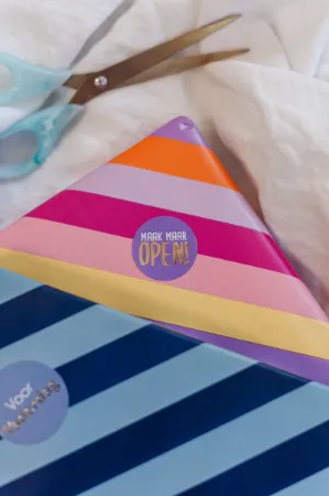 coated-papier-30cm-100m-stripes-pink-az-pink