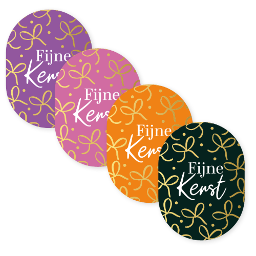 KP® Stickers 43x59mm - Fijne kerst + strik (4 varianten) 250p/r Kerststicker ‘Fijne kerst’ met strik – 4 varianten – 43x59mm