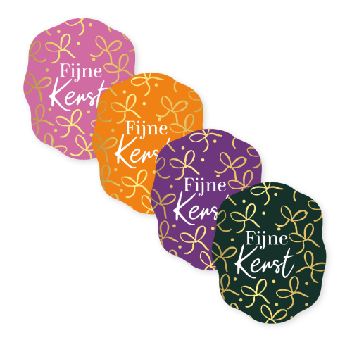 KP® Stickers 38x46mm - Fijne kerst div. kleuren (4 varianten) 250p/r Kerststicker ‘Fijne kerst’ – diverse kleuren – 38x46mm - Cadeausticker