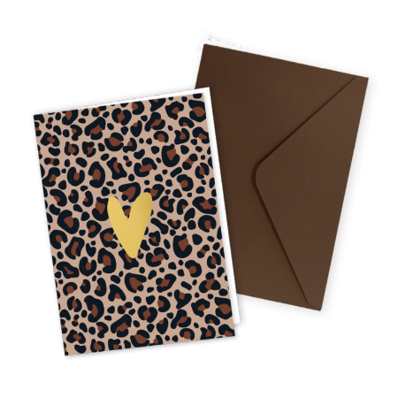 Panterprint kaartje met gouden hart - Gevouwen wenskaart met bruine envelop
