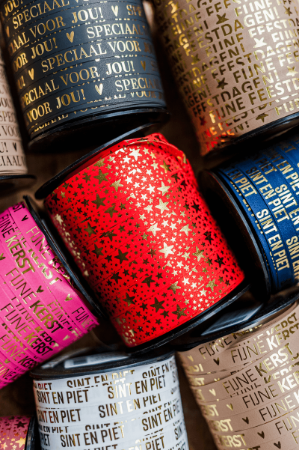 Rood Cadeaulint met gouden sterretjes - Paperlook 10mm x 150 meter