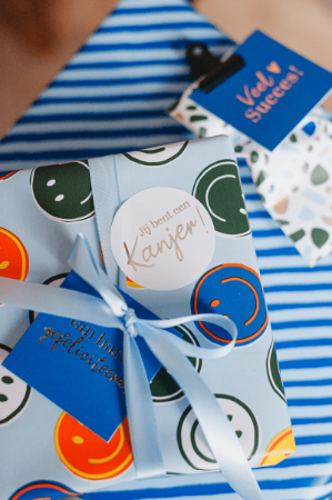 Jij bent een kanjer stickers - D40mm wit/zwart met goudfolie