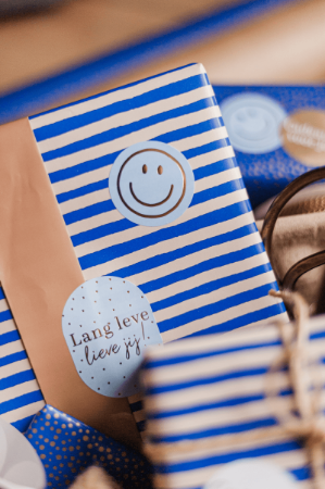 Lang leve lieve jij stickers - 4 verjaardagstickers in pastelkleuren