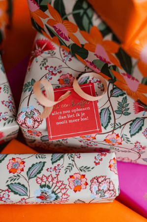 KP® Cadeaulabels 60x60mm Voorjaar Voordeelbox - 24 x 30 stuks