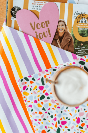 KP® Cadeauzakjes 27x34+4cm Painted Lines (purple) 250st