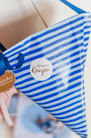 Jij bent een kanjer stickers - D40mm wit/zwart met goudfolie