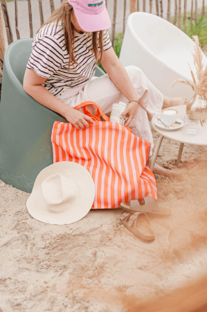 Opvallende Canvas Strandtas met oranje/roze strepen - 65x18x49cm